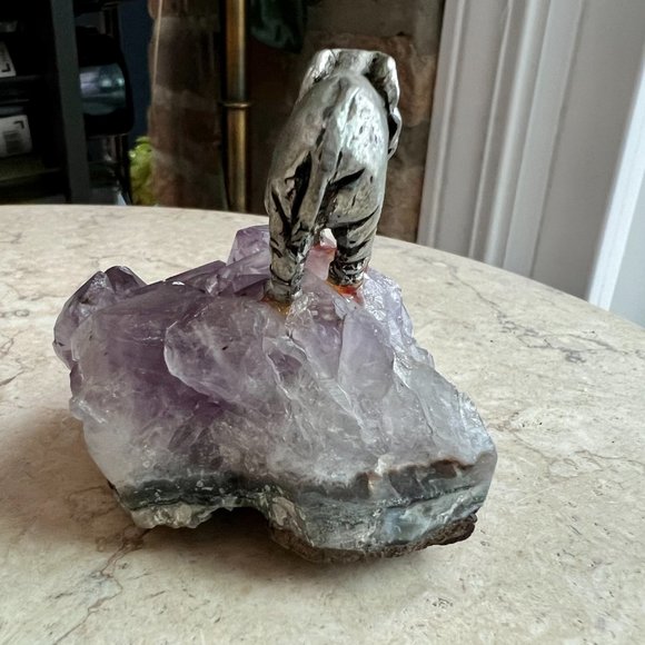 Elephant on Amethyst Crystal Stone - Picture 6 of 7